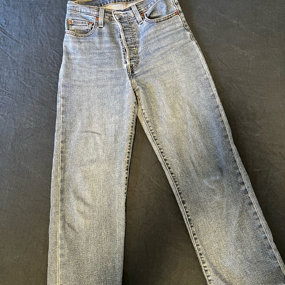 Levi's High-Rise Light Blue Women's Jeans
